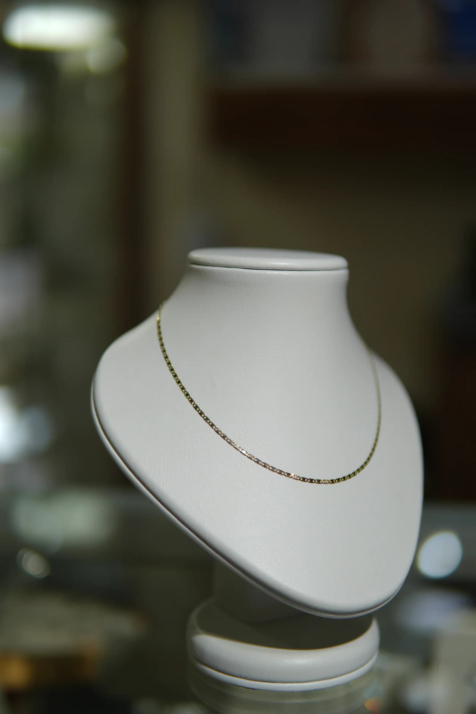 Cadena fina de eslabón compacto en oro amarillo 18k — vista 5