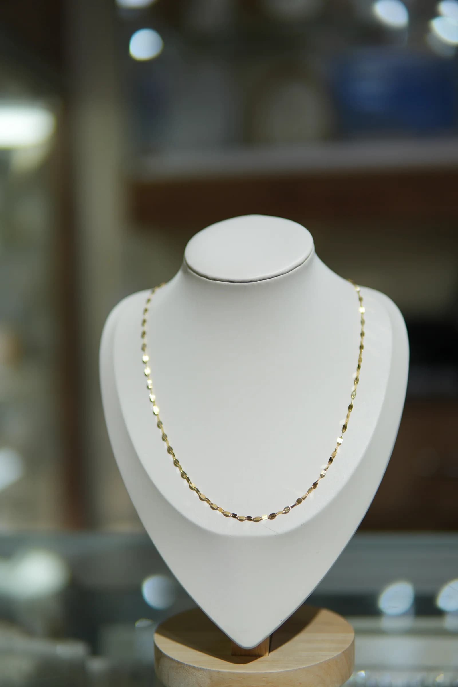 Cadena de eslabón plano luminoso en oro amarillo 18k — vista 2