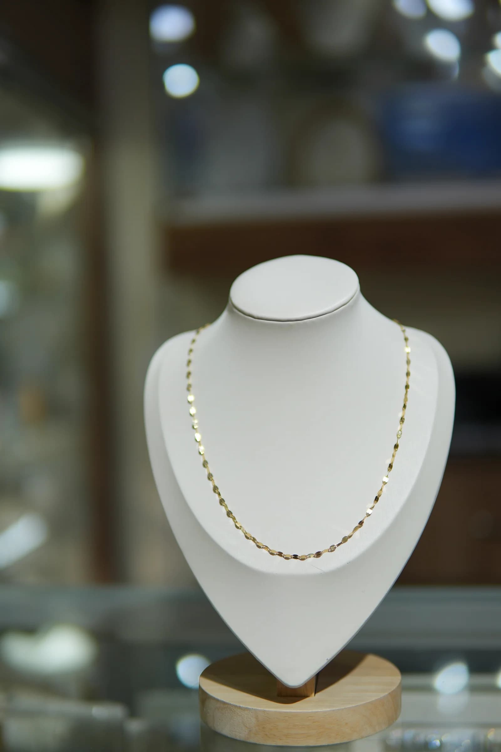 Cadena de eslabón plano luminoso en oro amarillo 18k — vista 3