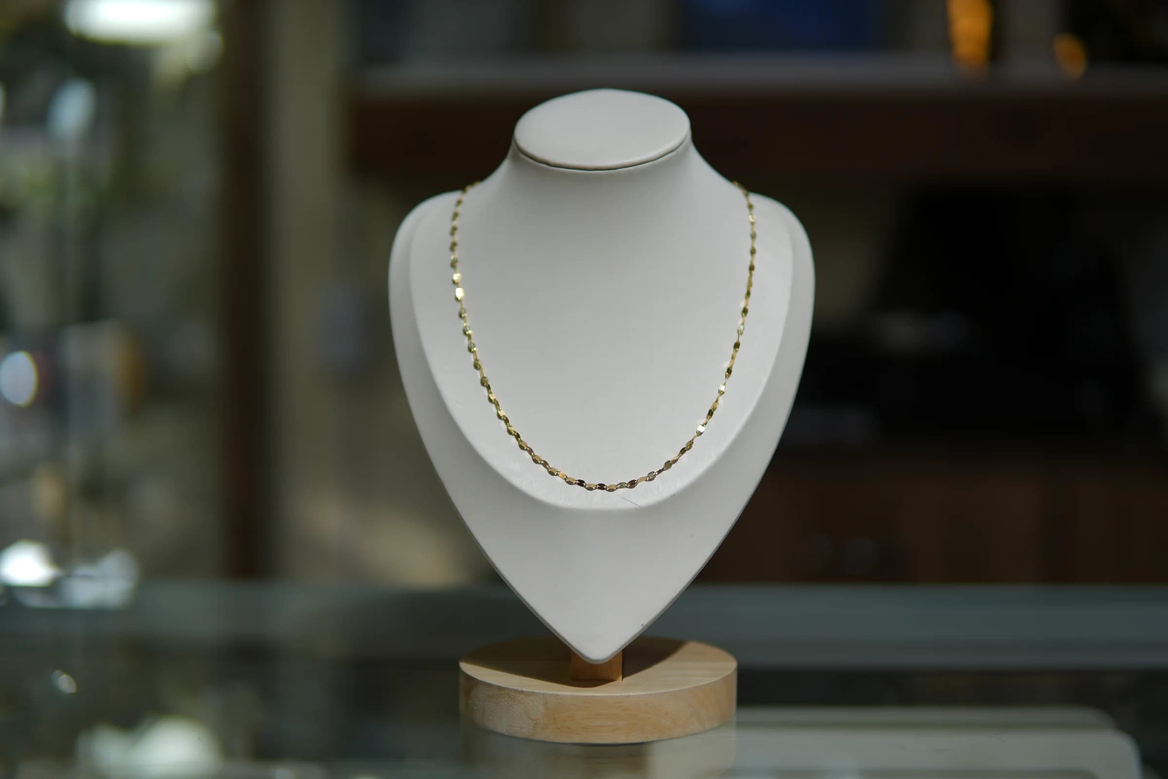 Cadena de eslabón facetado en oro amarillo 18k — vista 3