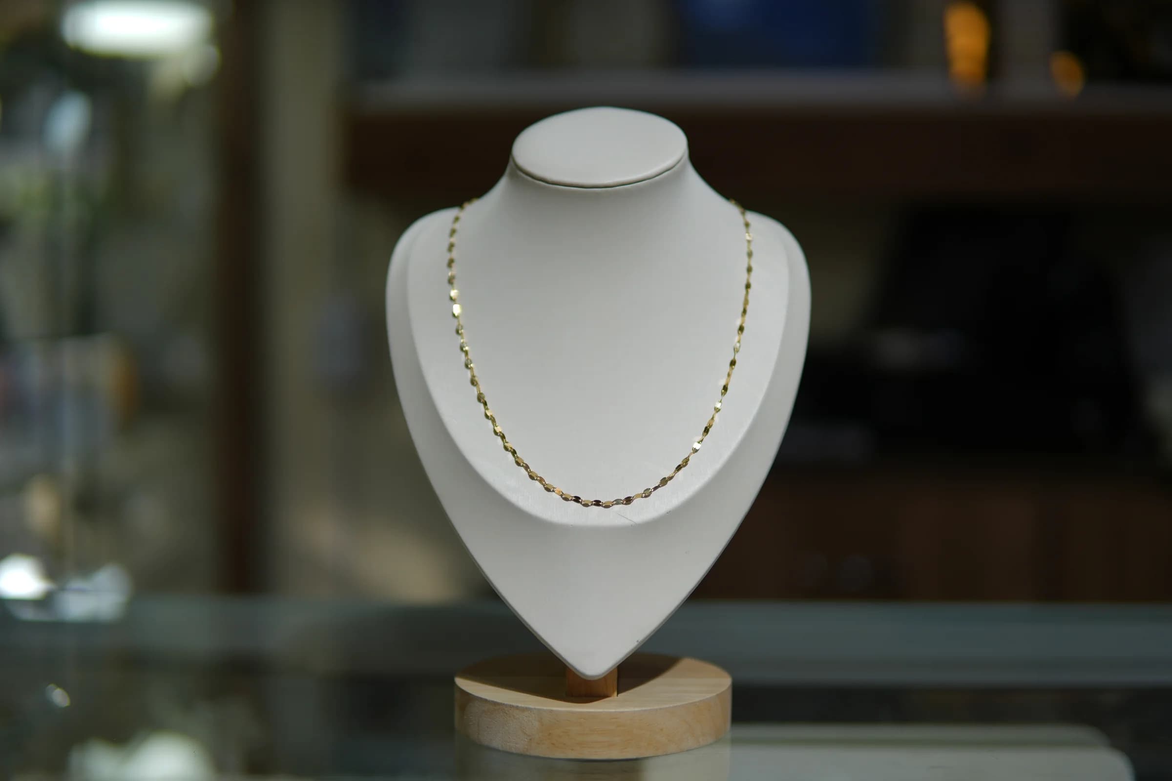 Cadena de eslabón facetado en oro amarillo 18k — vista 4