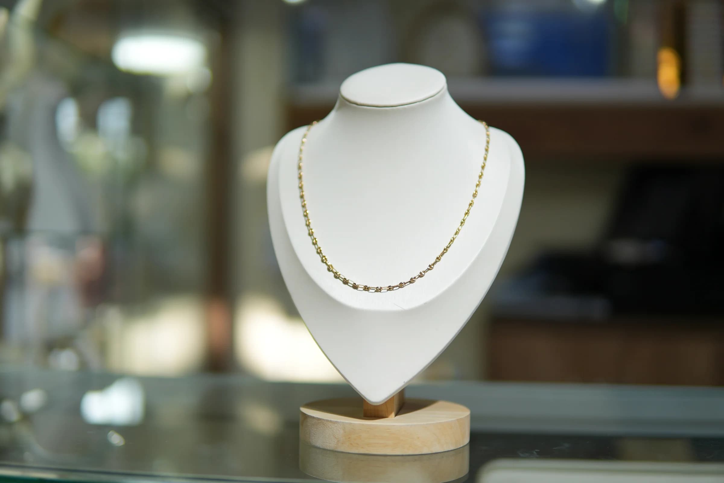 Cadena clásica de eslabón ovalado en oro amarillo 18k — vista 4