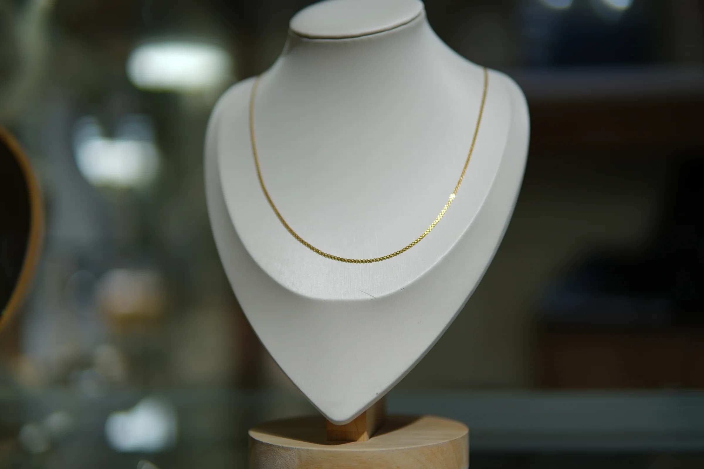 Cadena de eslabón compacto y brillo cálido en oro amarillo 18k — vista 4