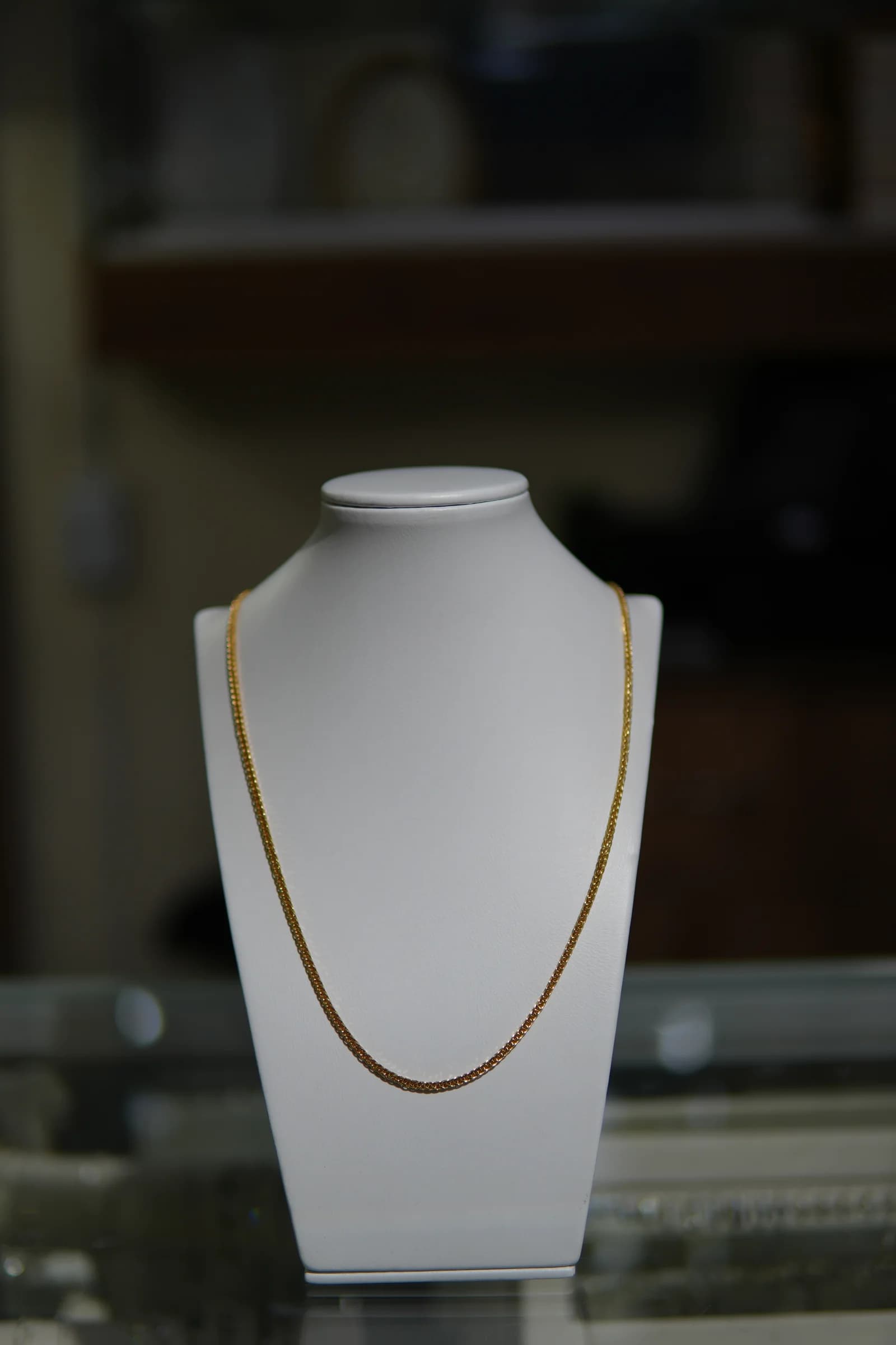 Cadena larga de eslabón compacto en oro amarillo 18k — vista 2