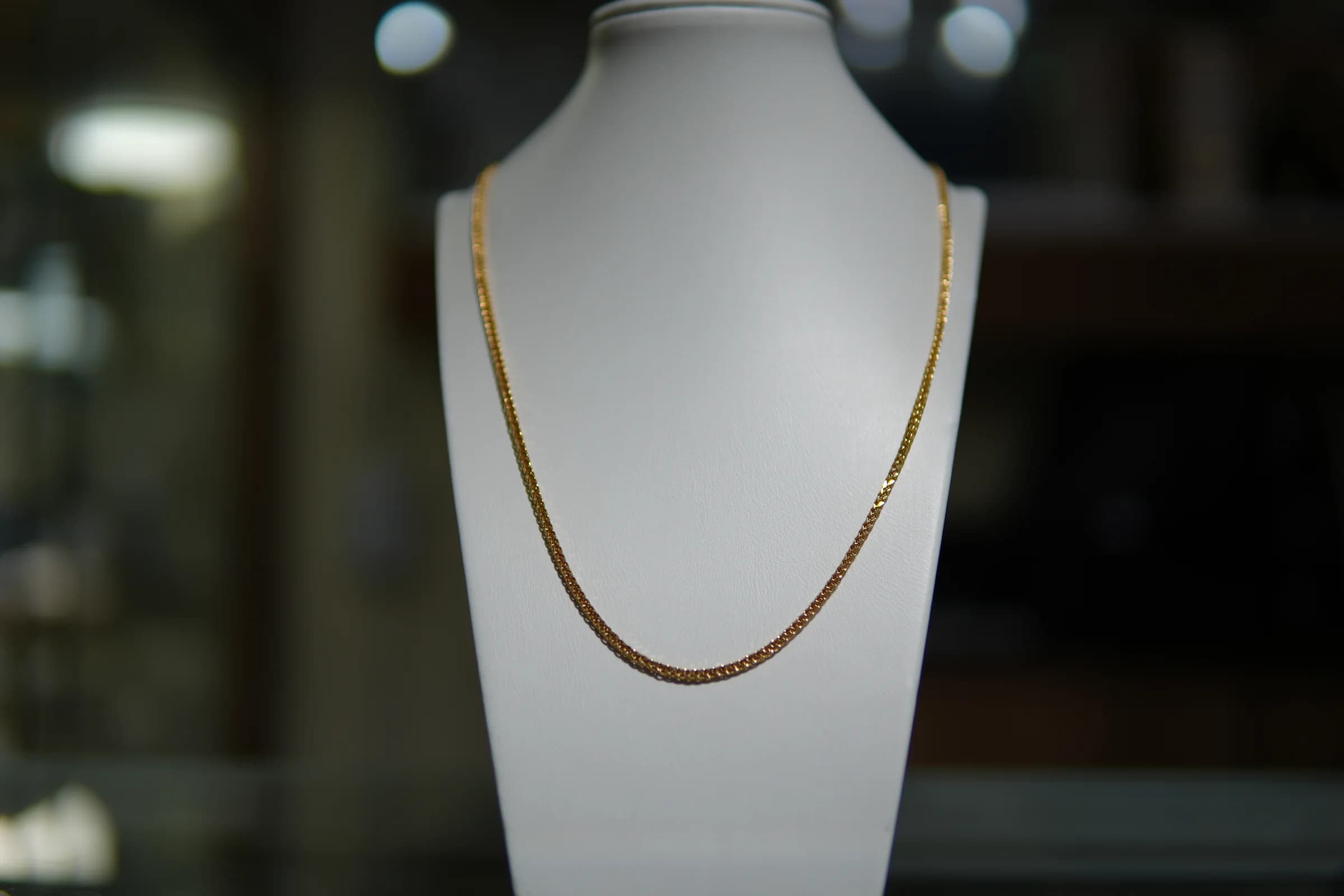 Cadena larga de eslabón compacto en oro amarillo 18k — vista 5