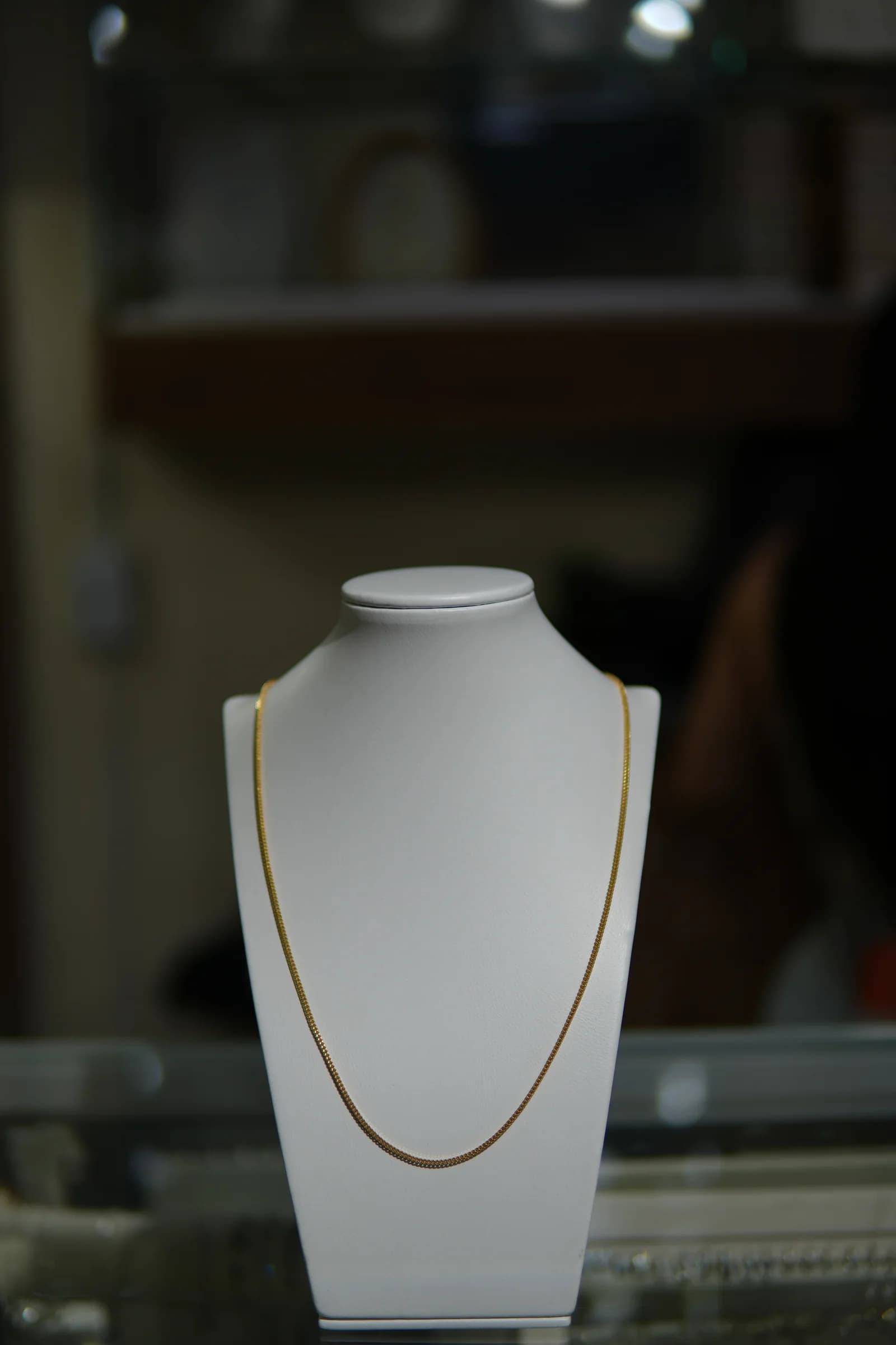 Cadena fina de caída amplia en oro amarillo 18k — vista 1