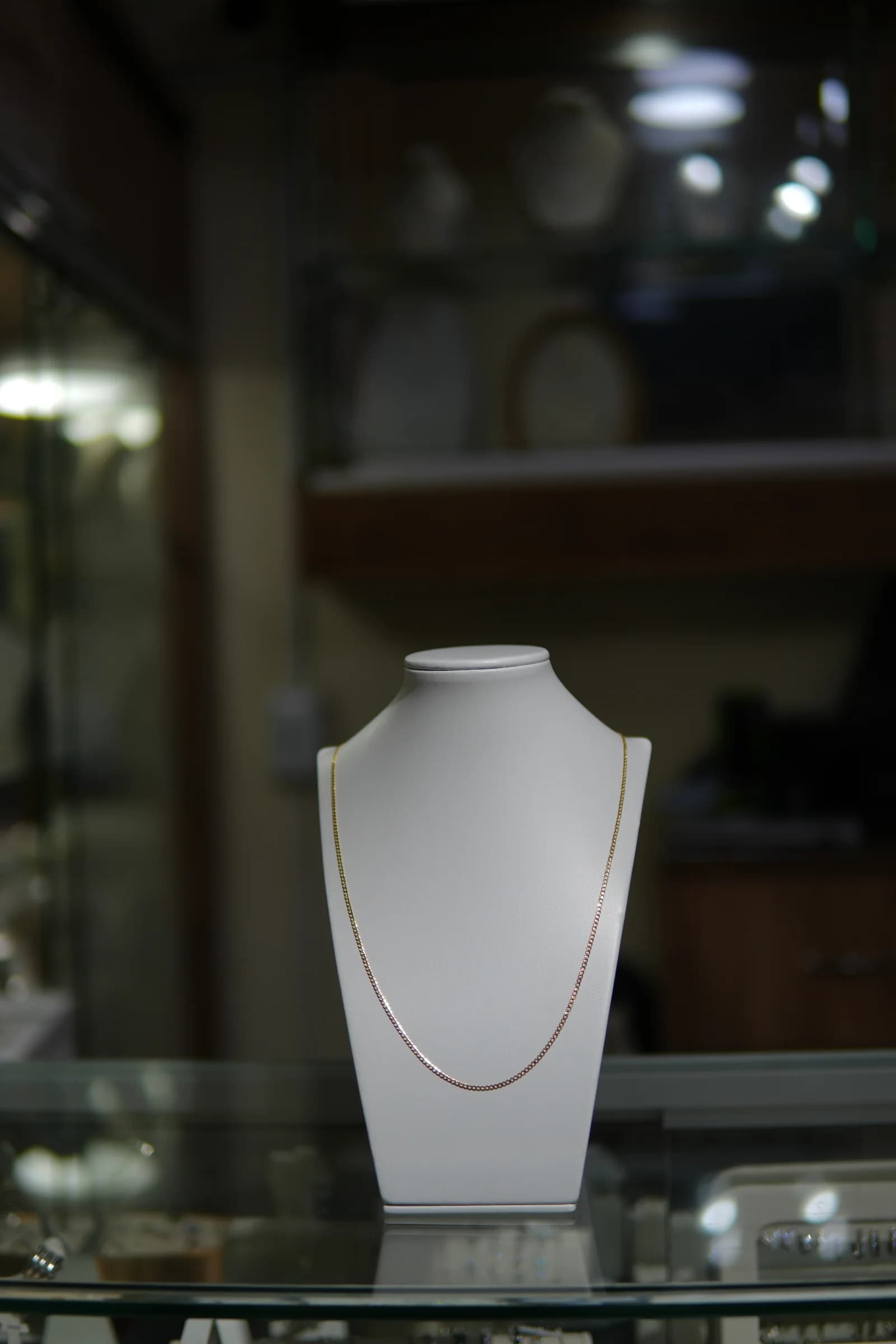 Cadena larga de línea luminosa en oro amarillo 18k — vista 1
