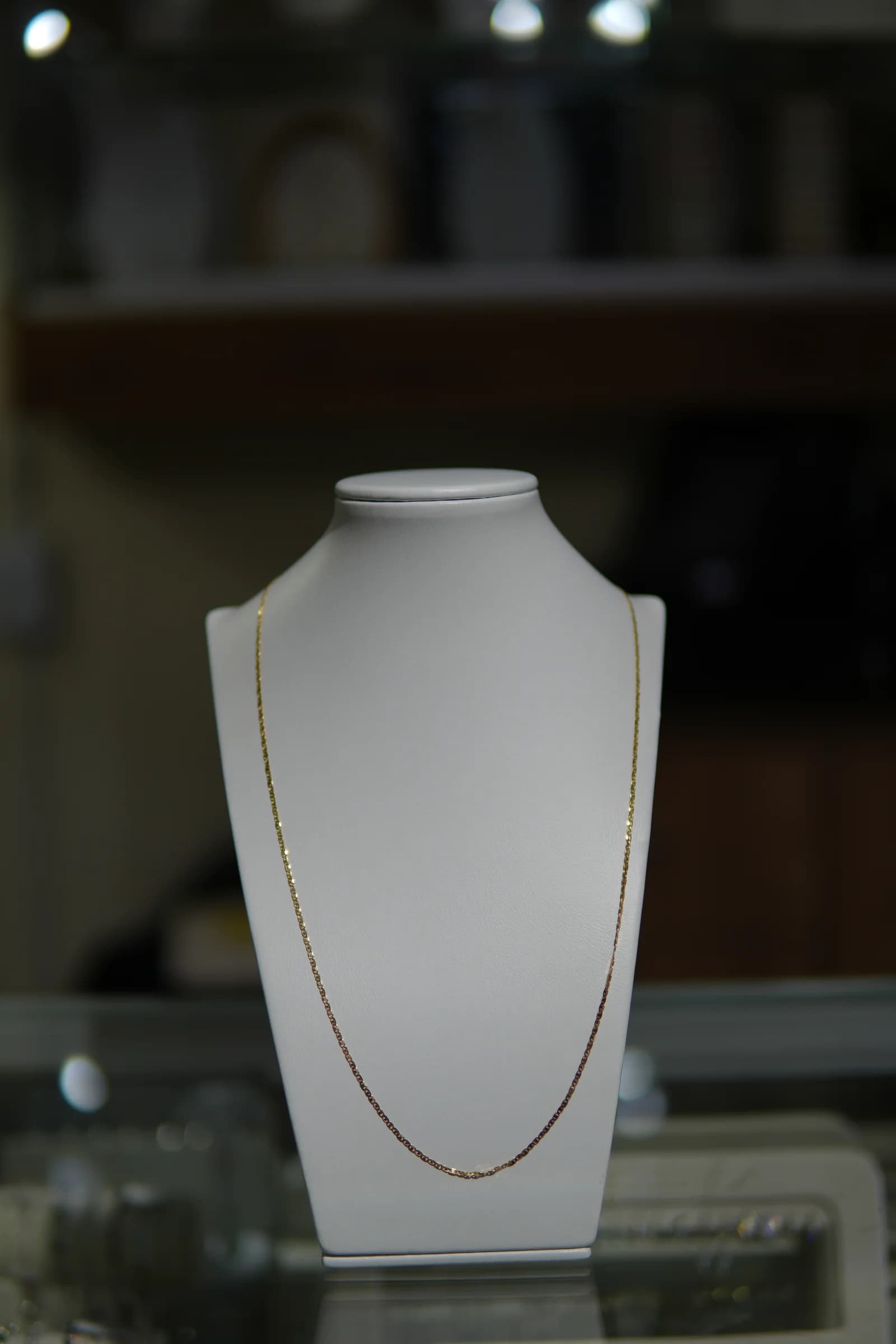 Cadena de eslabón medio y acabado luminoso en oro amarillo 18k — vista 3
