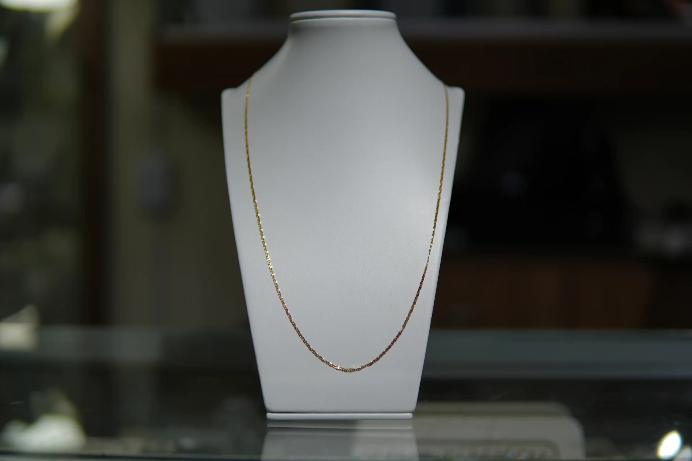 Cadena de eslabón medio y acabado luminoso en oro amarillo 18k — vista 5