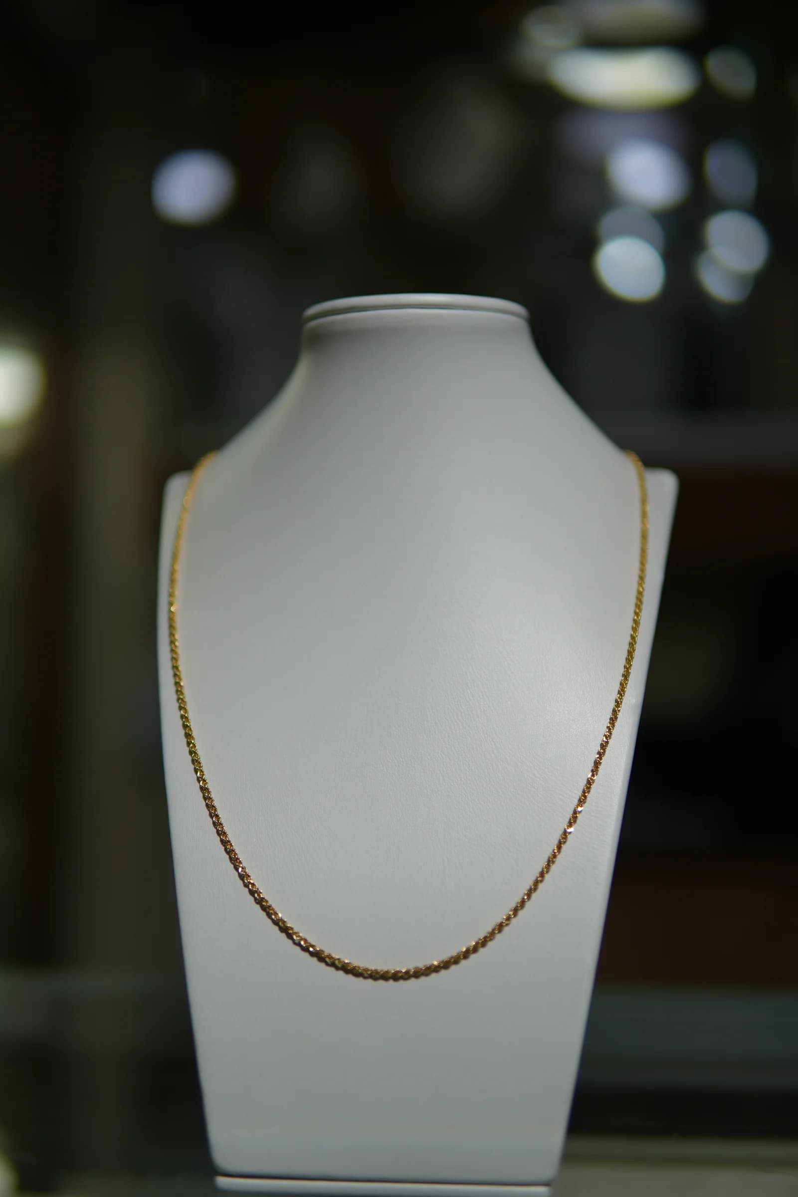 Cadena fina de brillo uniforme en oro amarillo 18k — vista 1