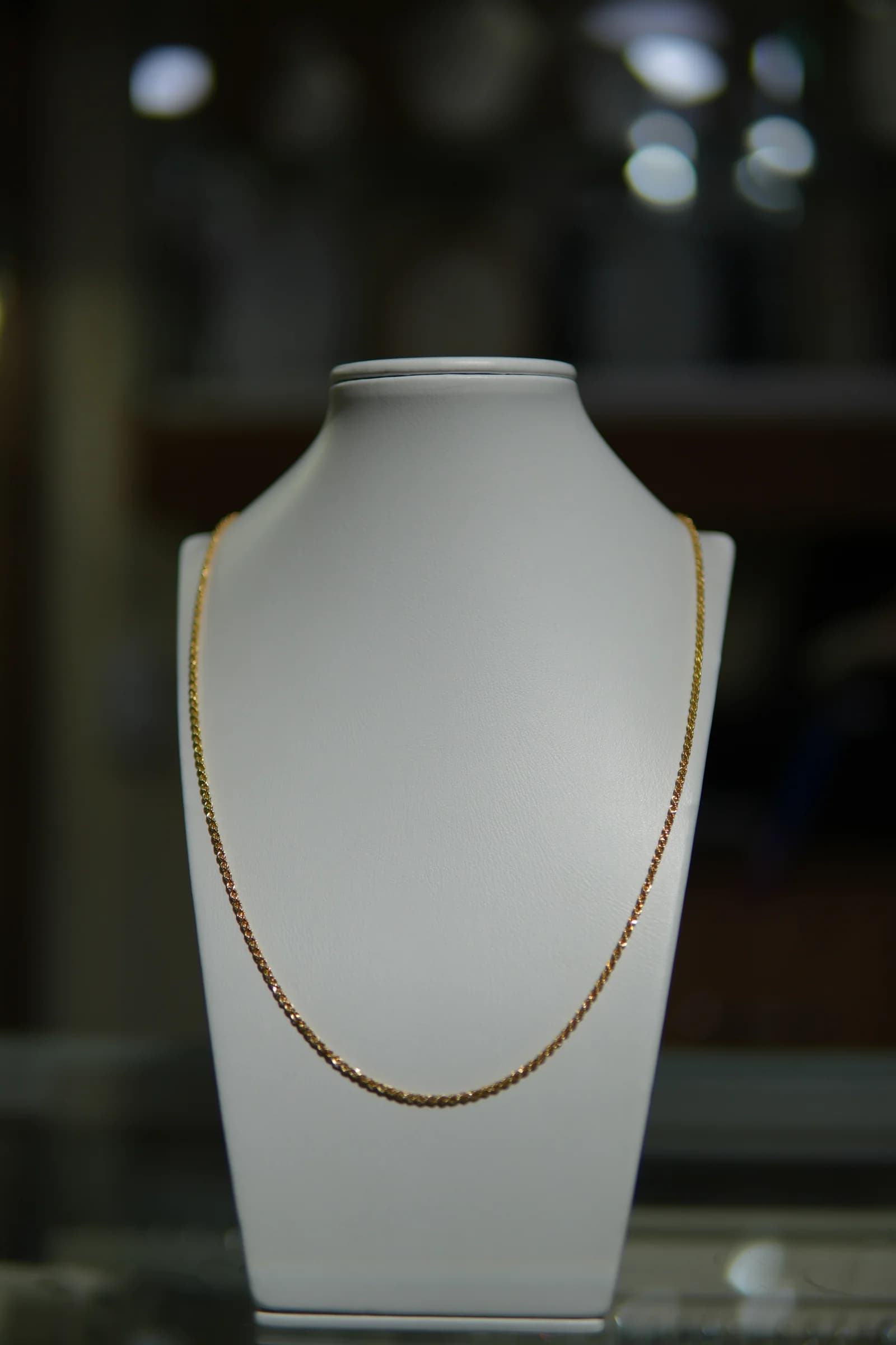 Cadena fina de brillo uniforme en oro amarillo 18k — vista 2