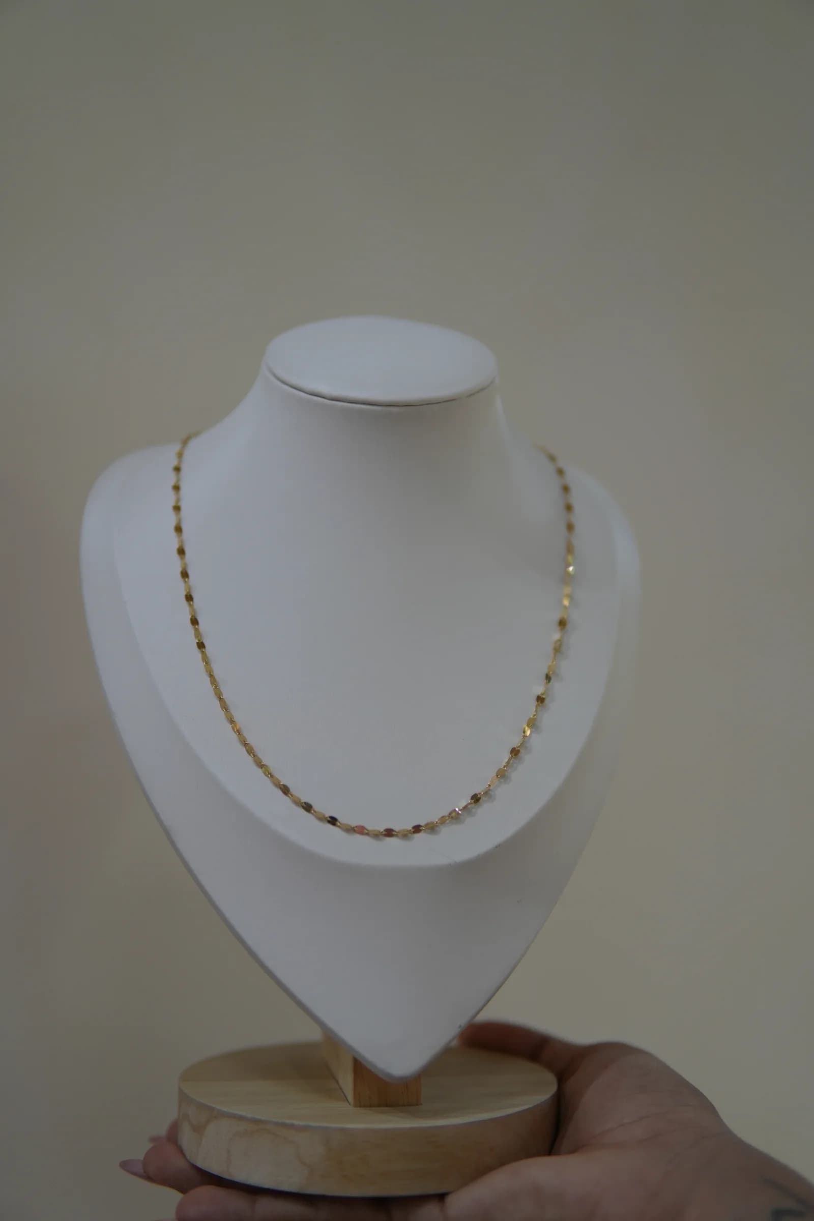 Cadena fina de eslabón redondeado en oro amarillo 18k — vista 1